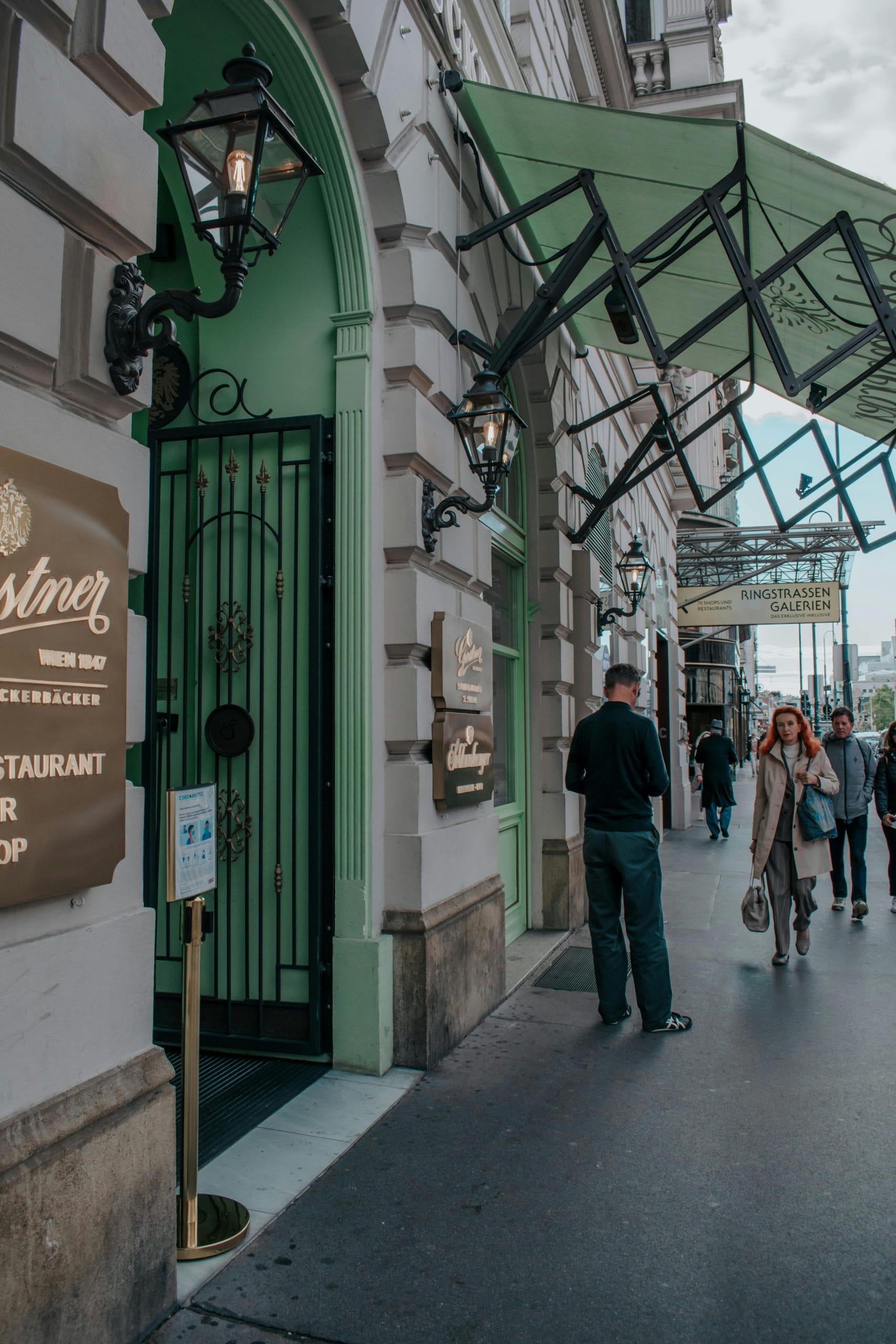 Historic Boutique Hotels Vienna: A Guide to Timeless Luxury A luxurious room in one of the historic boutique hotels Vienna