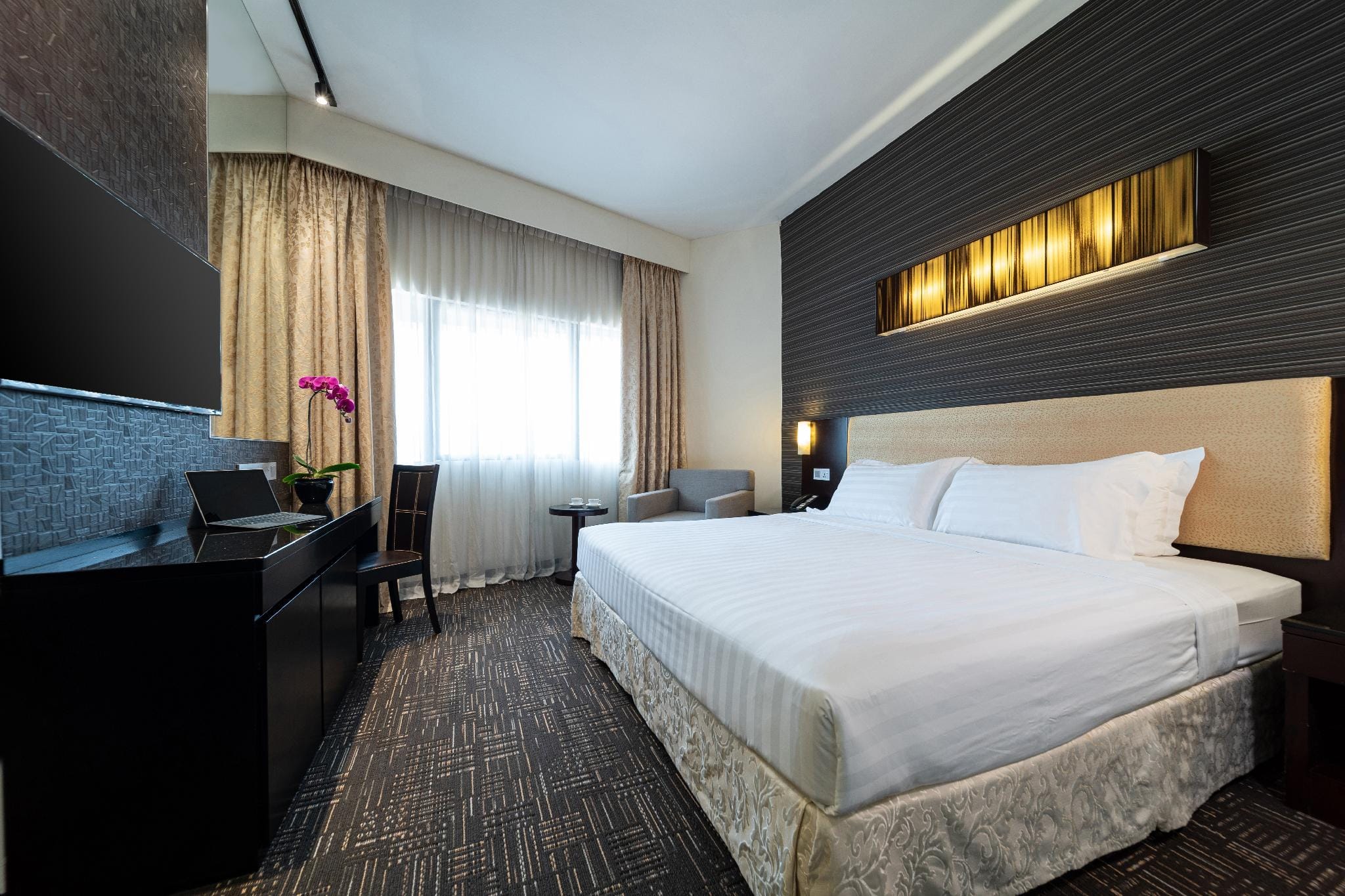 Hotel Royal Queens Review: A Refined City Stay in Singapore