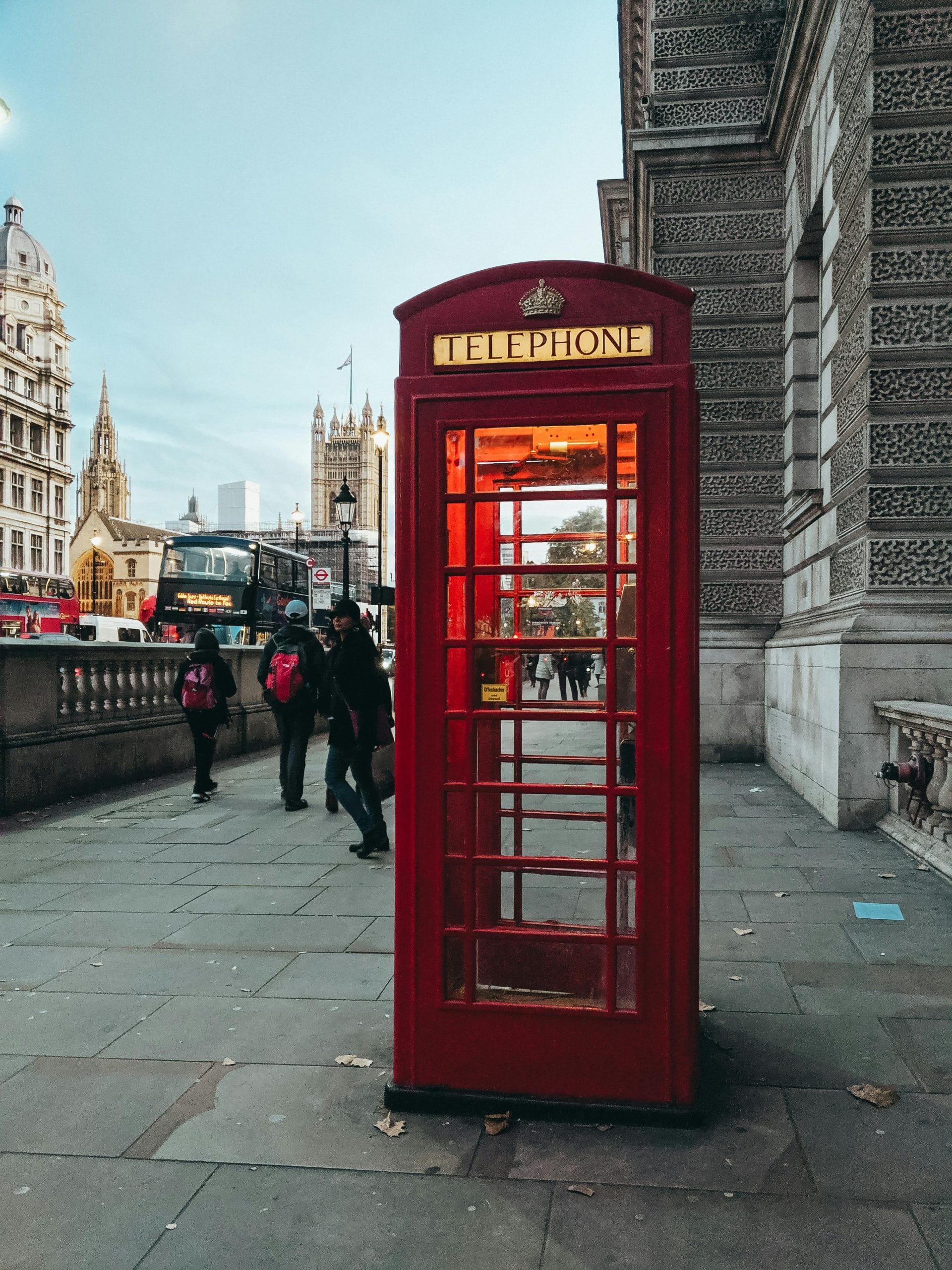 Luxury Hotels in London: A Curated Guide to Refined Stays Sophisticated luxury hotels in London and city views