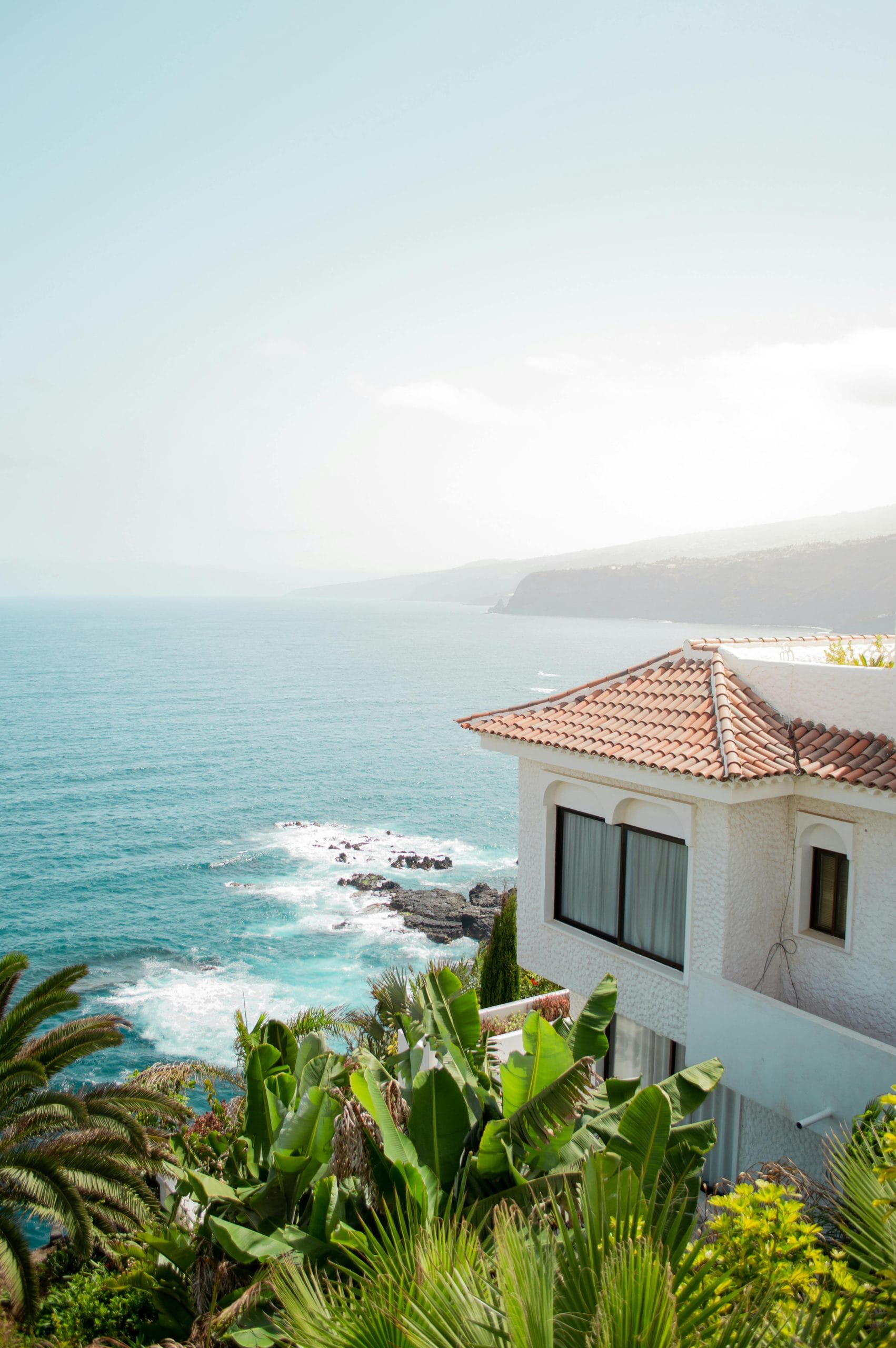 Azure Elegance: The World’s Finest Luxury Romantic Coastal Escapes