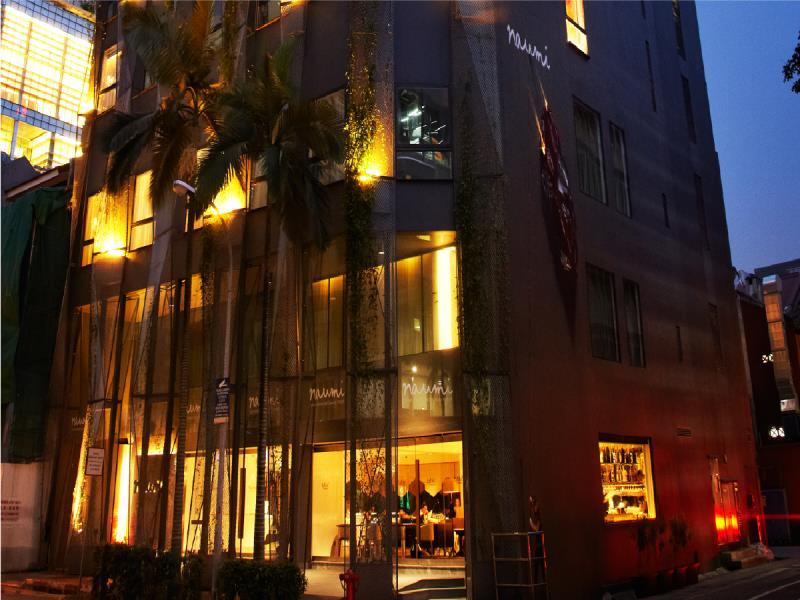 Naumi Hotel Singapore Review: A Refined Urban Retreat