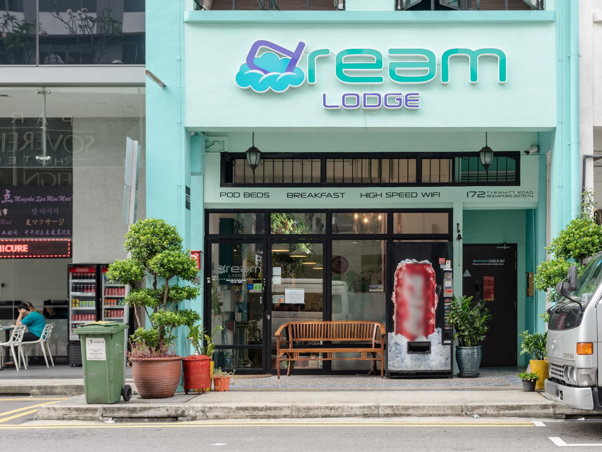 Dream Lodge Review a Practical Escape in Singapore