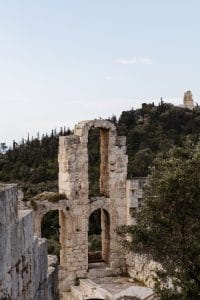 luxury hotels overlooking ruins 1