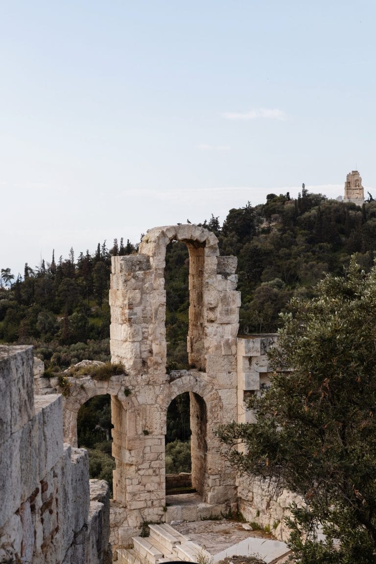 luxury hotels overlooking ruins 1