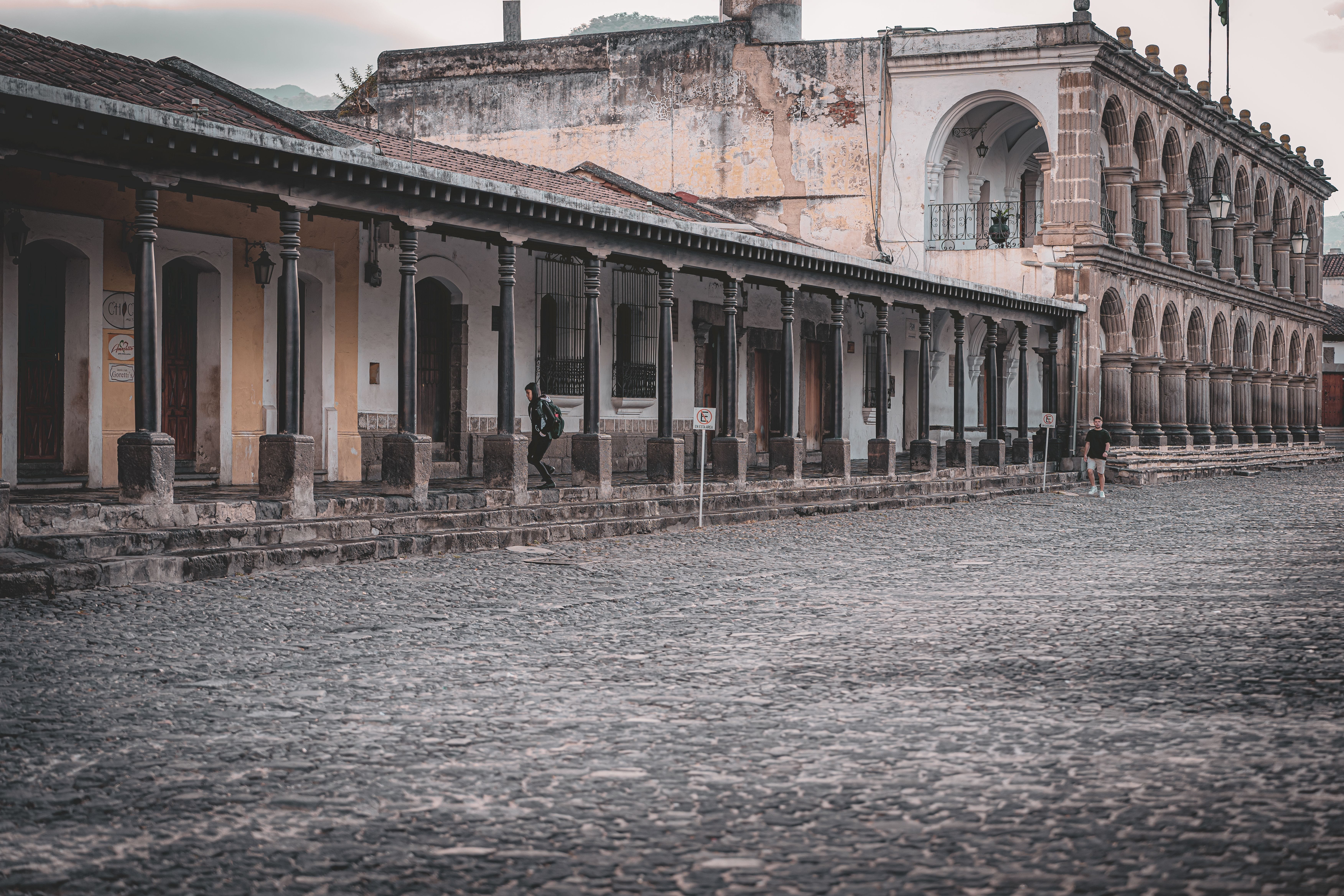 A serene courtyard during an Antigua Guatemala luxury escape