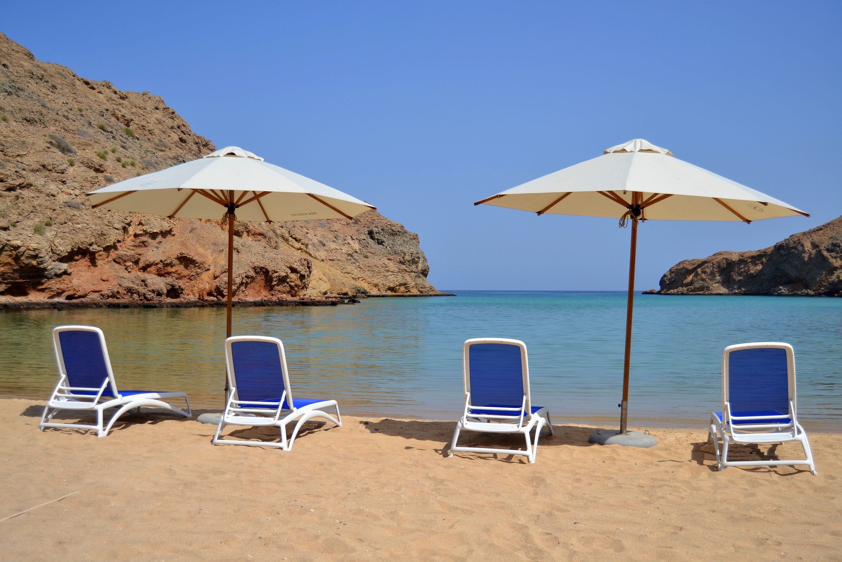 A serene vista of Oman luxury coastal escapes