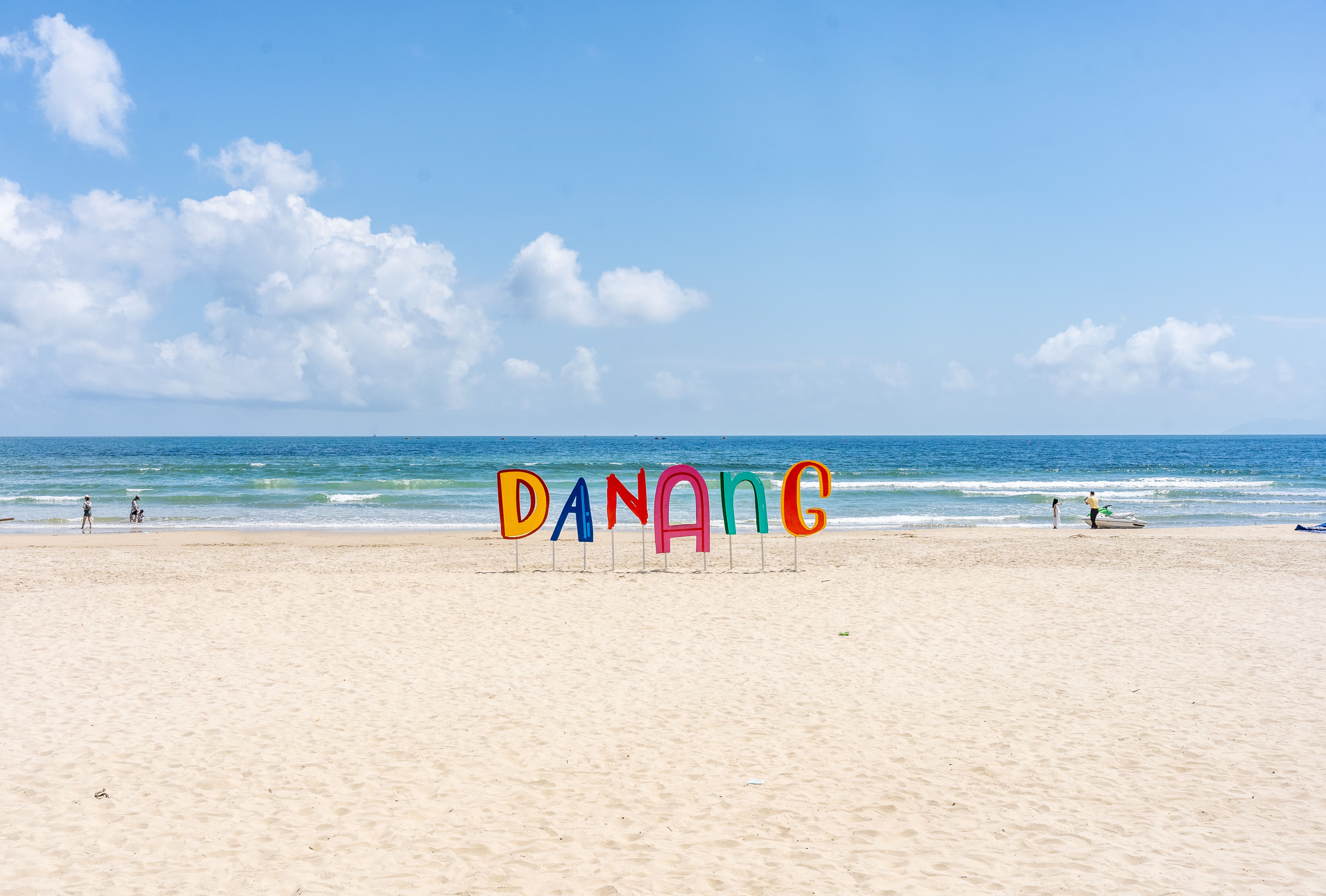 A serene Da Nang luxury coastal escape featuring a modern resort at twilight