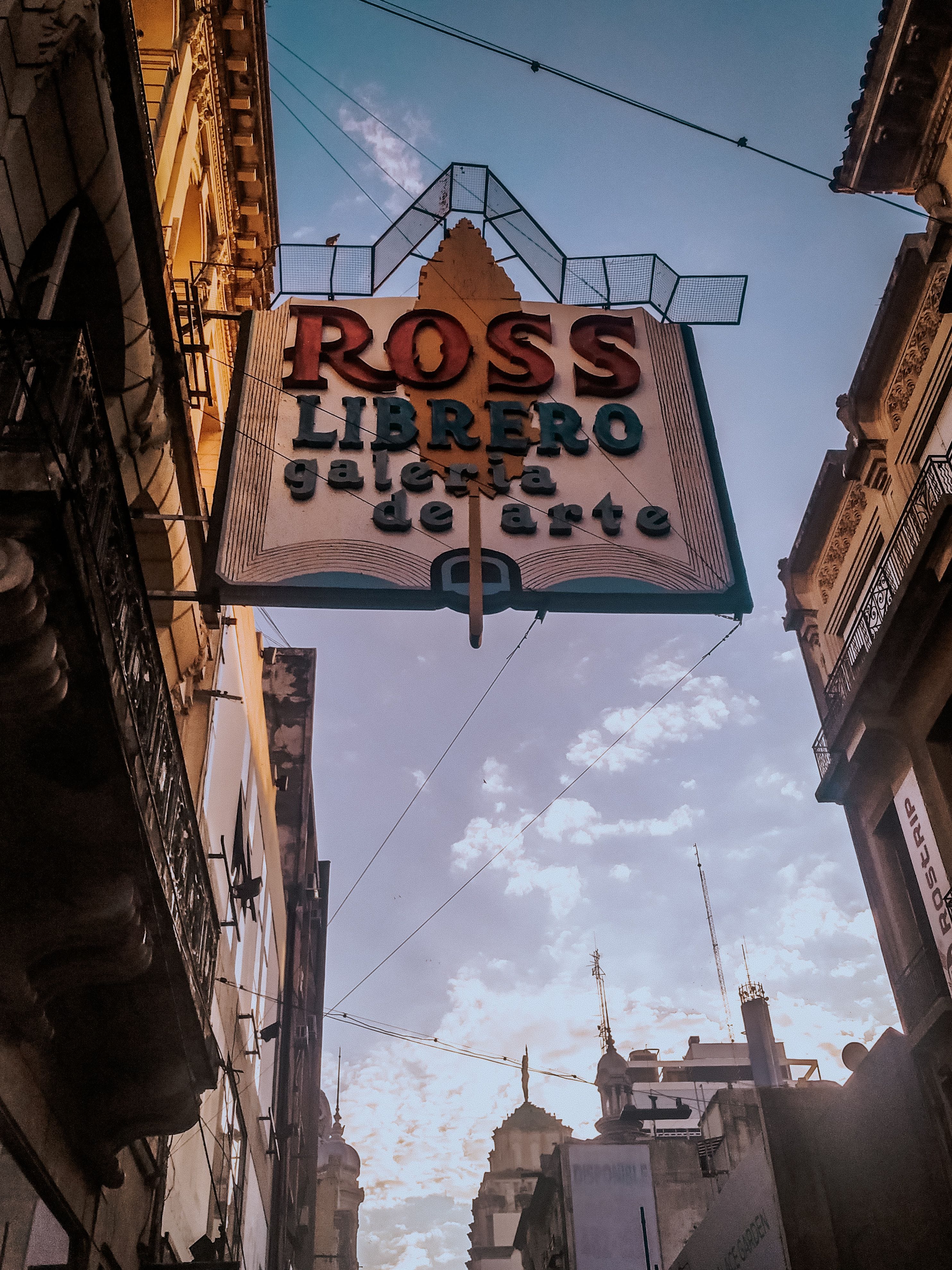 A refined view of the riverfront in Rosario for a Rosario city guide