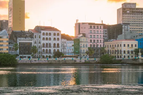 A refined perspective of the city for a Recife city guide