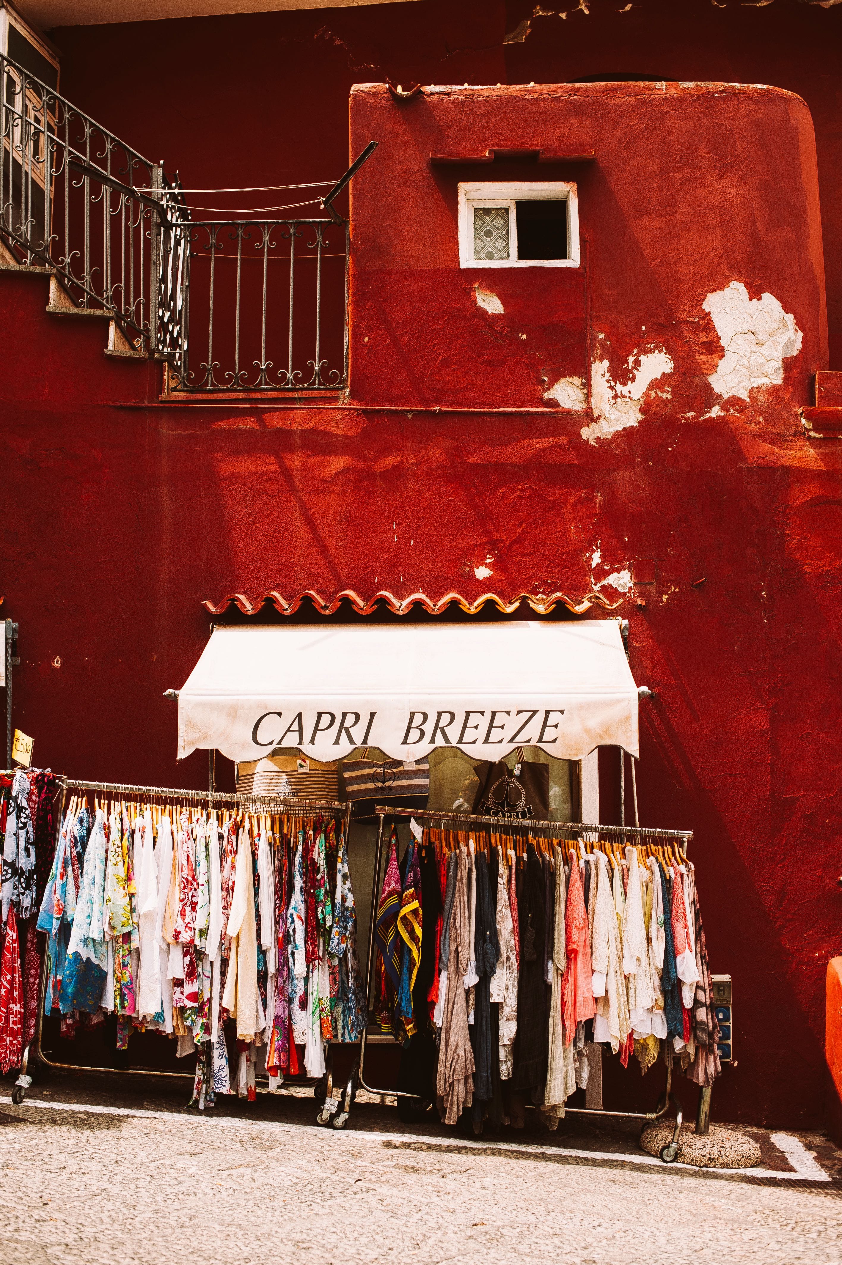 A refined view of the coastline for romantic Capri luxury travel
